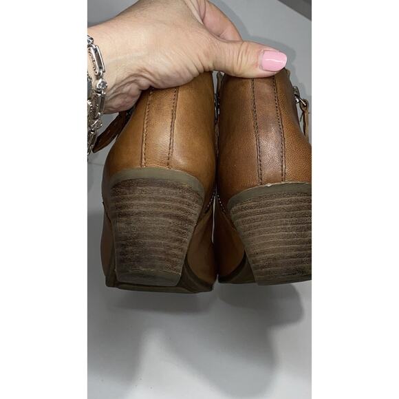 FRYE Judith Cognac Leather Zip Block Heels Ankle Booties - Picture 11 of 16